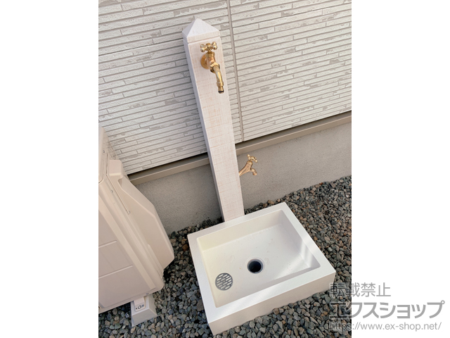 静岡県駿東郡長泉町のの立水栓・ガーデンシンク 立水栓ユニット モ・エットL シンプルパンセット スタンド：2口/地中・補助蛇口（色：ホワイト）【OPB-RS-27W】 施工例
