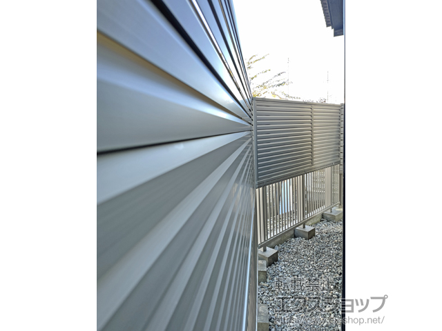 長野県長野市ののフェンス・柵 ミエーネ＋シンプレオフェンス10Ｆ型 2段支柱 自立建て用 施工例