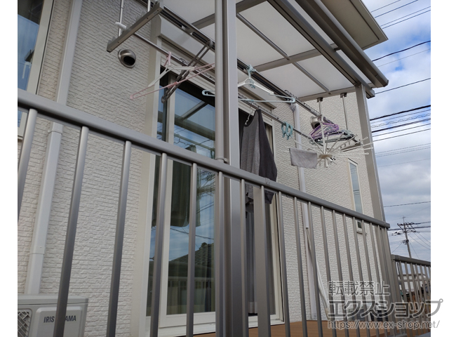 福岡県八女市ののウッドデッキ、テラス屋根、カーポート プレシオステラスII F型 テラスタイプ 単体 積雪〜20cm対応＋吊り下げ式固定物干し 施工例
