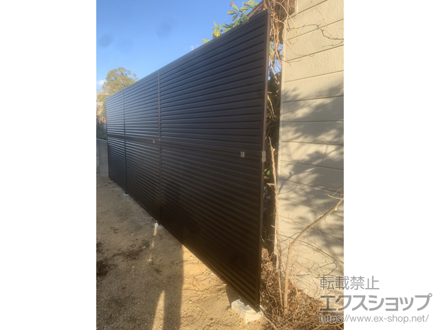 大阪府大阪市ののフェンス・柵 シンプレオフェンス13F型 ルーバー　自立建て用（パネル2段） 施工例