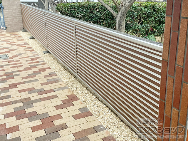 山口県下関市ののフェンス・柵 ルシアスフェンスF05型 横ルーバー 自由柱施工 施工例