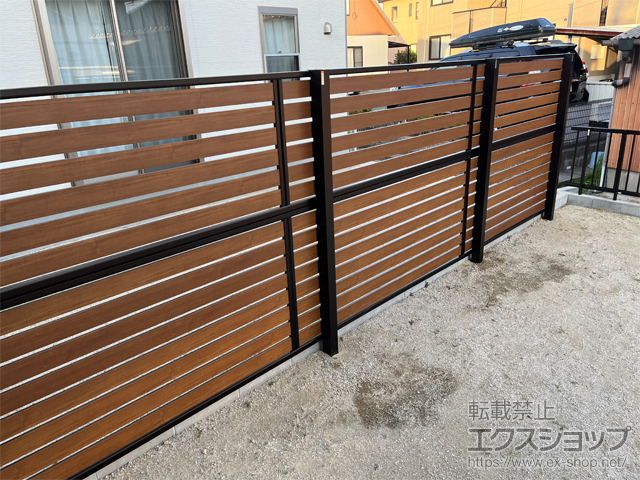 山口県防府市ののフェンス・柵 モクアルフェンス 横板タイプ 2段支柱 自立建て用（パネル2段） 施工例