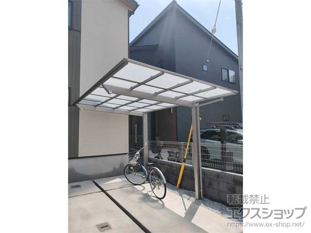 埼玉県桶川市ののカーポート ソリッドポート 積雪〜20cm対応+着脱式サポート柱 施工例
