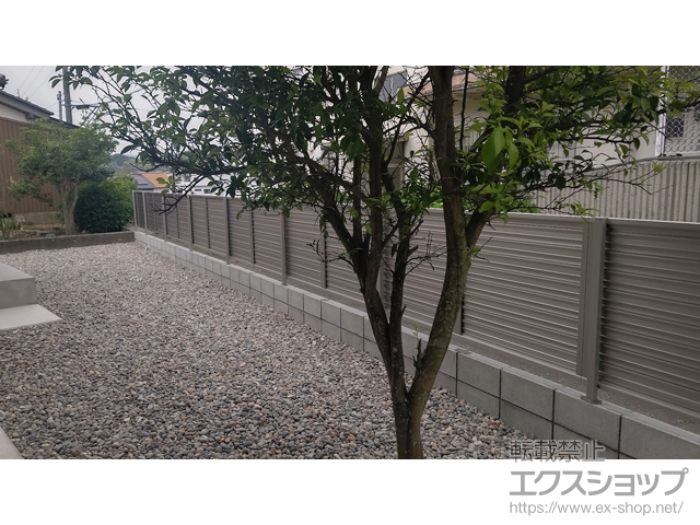 石川県小松市ののフェンス・柵 シンプレオフェンス13F型 ルーバー 自由柱施工 施工例