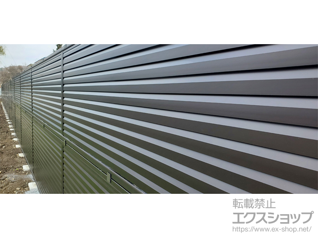 栃木県宇都宮市ののフェンス・柵 ミエーネフェンス 目隠しルーバータイプ 2段支柱 自立建て用 施工例