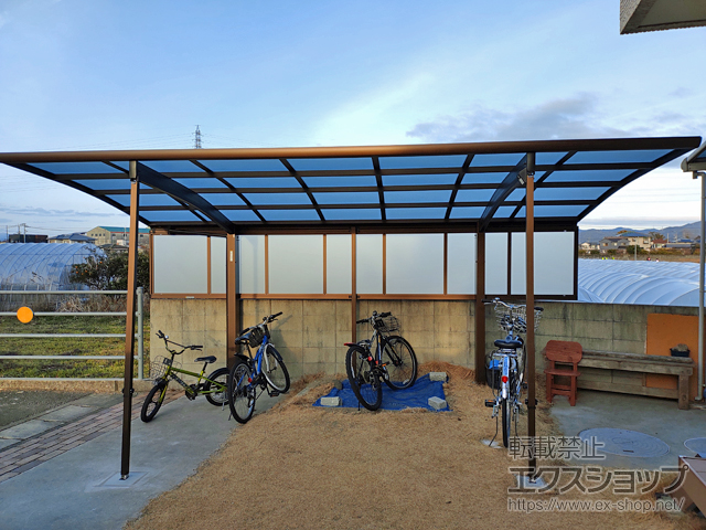 徳島県板野郡藍住町ののカーポート プレシオスポート 積雪〜20cm対応＋サイドパネル1段＋着脱式サポート柱 2本セット 施工例