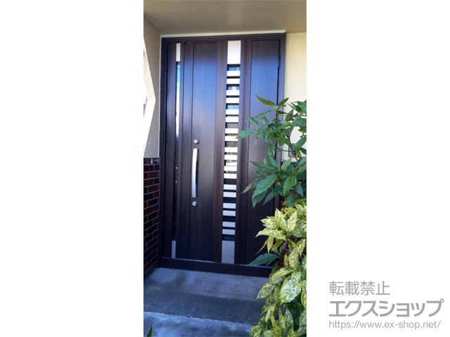静岡県駿東郡清水町のLIXIL リクシル（トステム）の玄関ドア リシェント玄関ドア3 断熱K4仕様 親子仕様(ランマ無)R G82型 ※手動仕様 施工例