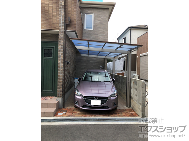 兵庫県尼崎市ののカーポート フーゴF (フラットスタイル) 木調色 積雪〜20cm対応 施工例