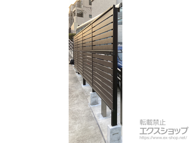 埼玉県さいたま市ののフェンス・柵 モクアルフェンス 横板タイプ 2段支柱 自立建て用*パネル2段 施工例