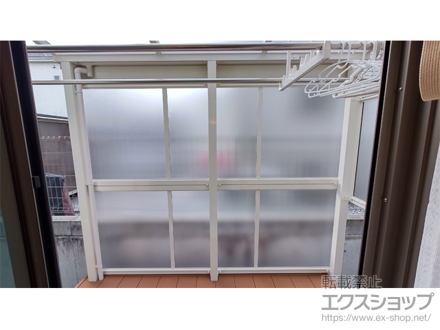 奈良県葛城市ののテラス屋根 ソラリア F型 テラスタイプ 単体 積雪〜20cm対応＋吊り下げ式固定物干し＋前面パネル＋側面パネル 施工例