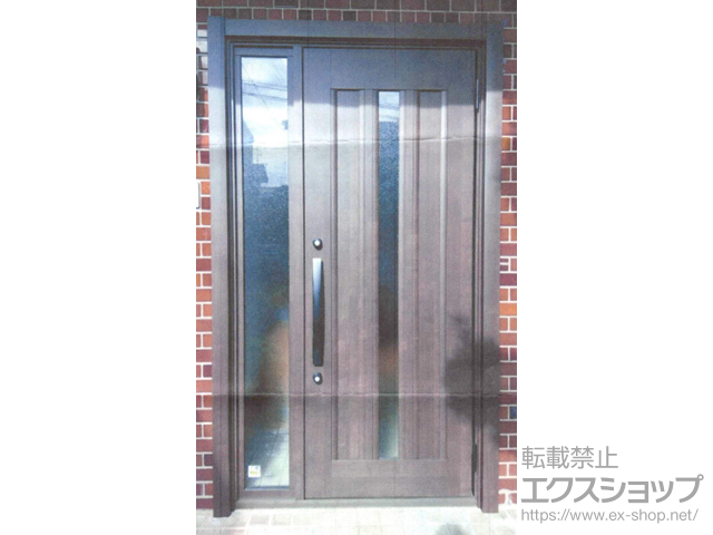 京都府京田辺市のLIXIL リクシル（トステム）の玄関ドア リシェント玄関ドア3 アルミ仕様 片袖仕様(ランマ無)外観右吊元 C12N型 ※手動仕様+下枠巾木（小）／下枠段差緩和材／スペーサーセット（1mm・3mm・5mm）／下枠フラット材／下枠用Lアングル 施工例