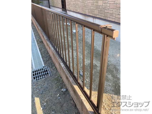 福岡県糸島市ののフェンス・柵 ミエッタフェンス 防犯たて格子タイプ　自由柱施工 施工例