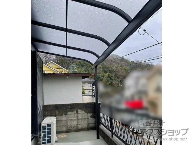 広島県広島市のYKKAPのテラス屋根 ソラリア R型 テラスタイプ 単体 積雪～20cm対応＋水平式物干し テラス柱A 標準サイズ2本入り×1セット 施工例