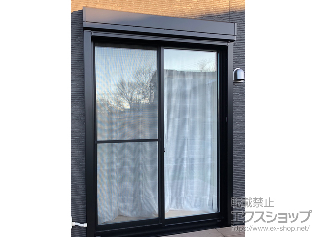 茨城県北茨城市のLIXIL リクシル（トステム）の窓シャッター 【特注】リフォームシャッター 電動式 標準タイプ 施工例