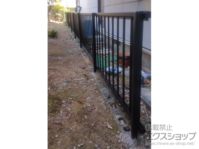 和歌山県岩出市ののフェンス・柵 ミエッタフェンス 防犯たて格子タイプ　自由柱施工 施工例