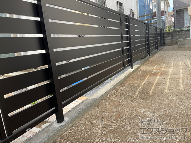 愛知県豊橋市ののフェンス・柵 モクアルフェンス 横板タイプ　自由柱施工 施工例