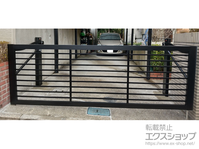 兵庫県ののカーゲート スウィングアップゲート1型 横格子 手動式 施工例