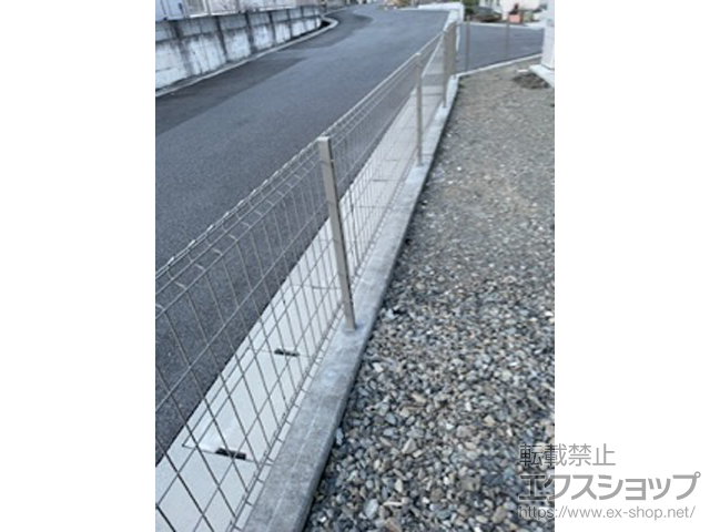 山梨県甲斐市ののフェンス・柵 イーネットフェンス 3F型 自由柱施工 施工例