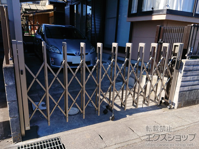 茨城県古河市ののカーゲート トリップゲートII 2型 スタンダード ノンレール 片開き　27S 施工例