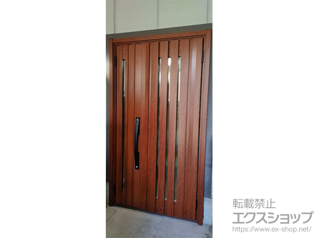 大阪府大阪市のLIXIL リクシル（トステム）の玄関ドア リシェント玄関ドア3 断熱K4仕様 親子仕様(ランマ無)外観右吊元 G14型 ※手動仕様 施工例