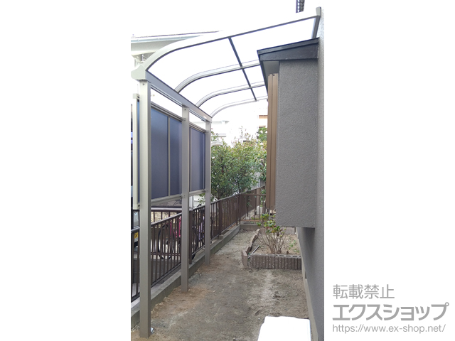 福岡県福岡市ののテラス屋根 プレシオステラスII R型 テラスタイプ 単体 積雪〜20cm対応+前面パネル*1段 施工例