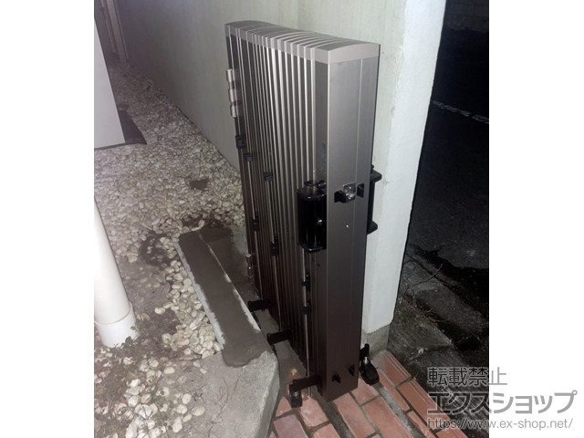 神奈川県中郡大磯町ののカーゲート トリップゲートII P型 ペットガード付き ノンレール 片開き 37S 施工例