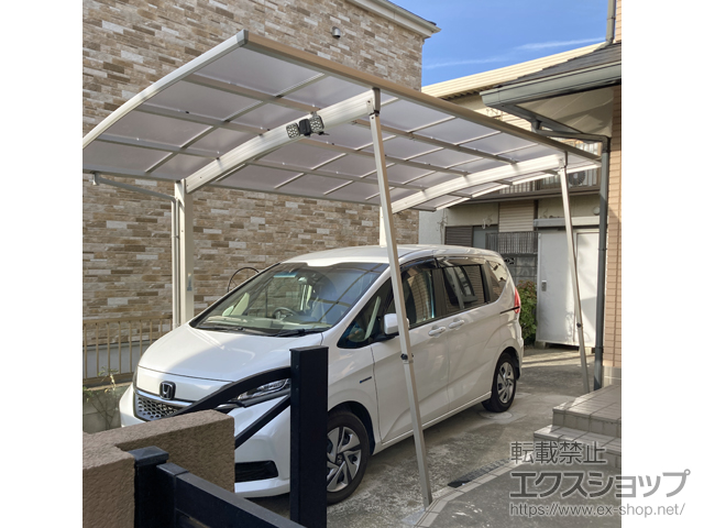 千葉県船橋市ののカーポート アリュース　積雪〜20cm対応＋着脱式サポート柱　2本入り＋屋根ふき材補強部品 施工例