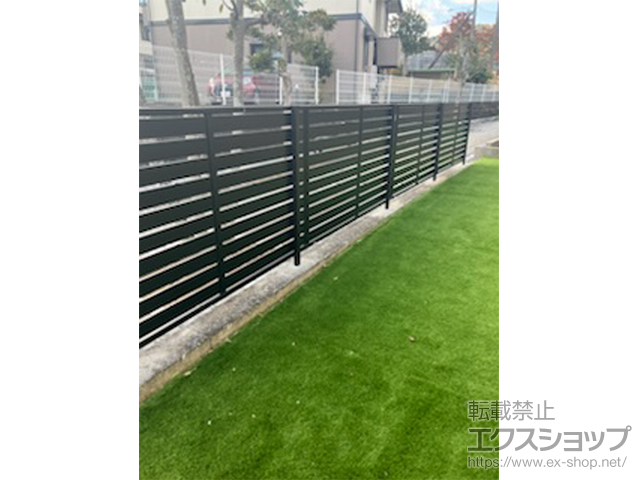 愛知県豊川市ののフェンス・柵 ルシアスフェンスF04型 横板 木調カラー 自由柱施工 施工例