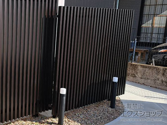 群馬県桐生市ののフェンス・柵 エルファード片面 1型 たて格子 高尺タイプ フリー支柱タイプ 施工例