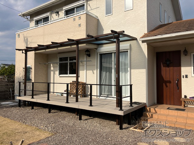宮崎県日向市ののテラス屋根 サザンテラス (パーゴラ仕様) テラスタイプ 連棟　積雪〜20cm対応※壁面奥行違い納まり 施工例