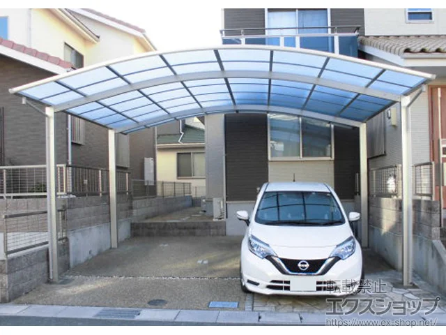 京都府木津川市のYKKAPのカーポート アリュース ツイン　積雪～20cm対応 施工例