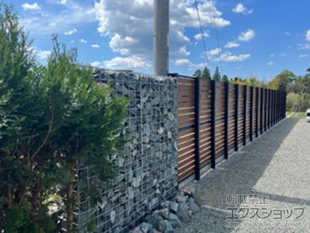 鹿児島県薩摩川内市ののフェンス・柵 モクアルフェンス 横板タイプ 2段支柱 自立建て用 施工例