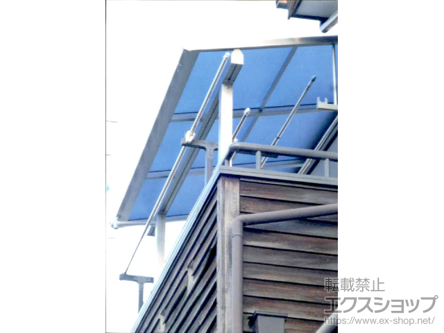埼玉県さいたま市ののバルコニー・ベランダ屋根 ソラリア F型 屋根タイプ 単体 積雪〜20cm対応＋吊り下げ式固定物干し 施工例
