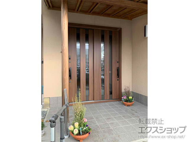 岡山県新見市のLIXIL リクシル（トステム）のお問い合わせ商品 リシェント玄関引戸2 PG仕様 2枚建戸 ランマ無 P17型 ※簡易タッチキーシステム 施工例