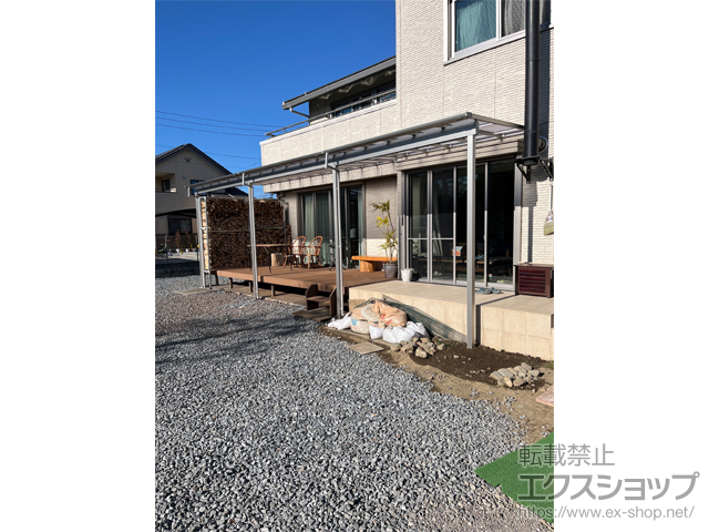 埼玉県狭山市ののテラス屋根 ソラリア F型 1500 テラスタイプ 三連棟 積雪〜50cm対応※壁面奥行違い納まり＋吊り下げ式物干し 施工例