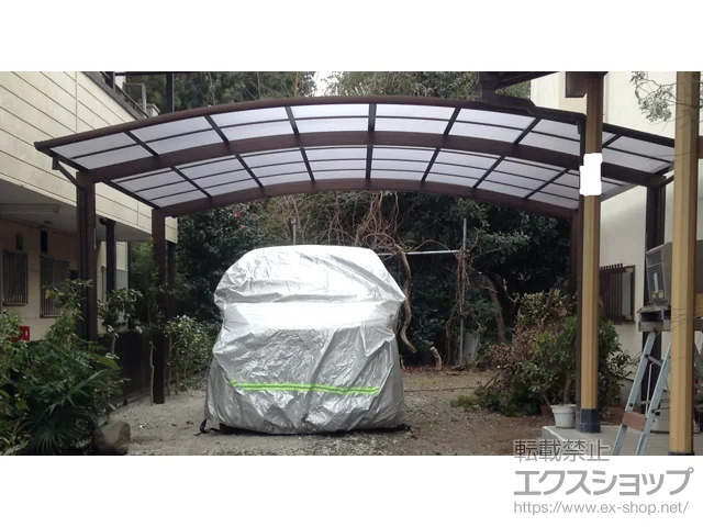 神奈川県横浜市のYKKAPのカーポート アリュース ツイン 積雪〜20cm対応 施工例