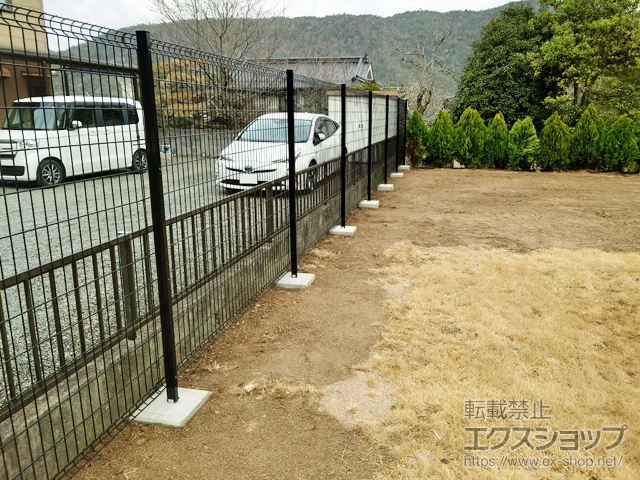 広島県尾道市のLIXIL(リクシル)のフェンス・柵・塀 ハイグリッドフェンスN8型 フリーポールタイプ 施工例