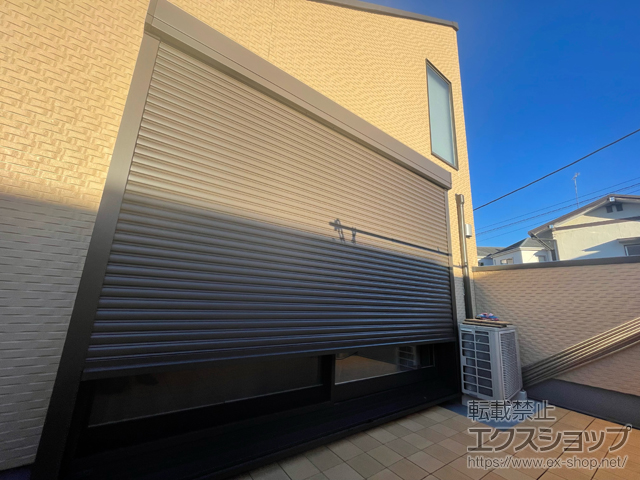 東京都八王子市のLIXIL リクシル（トステム）の窓シャッター 【特注】リフォームシャッター 手動式 標準タイプ *バルコニー納まり 施工例