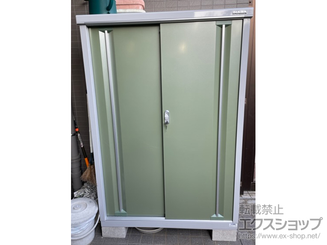 東京都杉並区のの物置・屋外倉庫 シンプリー 一般型 1100×515×1603(MJX-115D) MJX-115D-JG+棚板 施工例