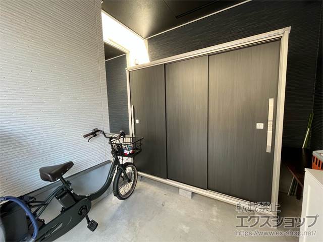 神奈川県川崎市のの物置・屋外倉庫 エスモ 一般型 2100×774×1913 ESF-2107A-WE 施工例