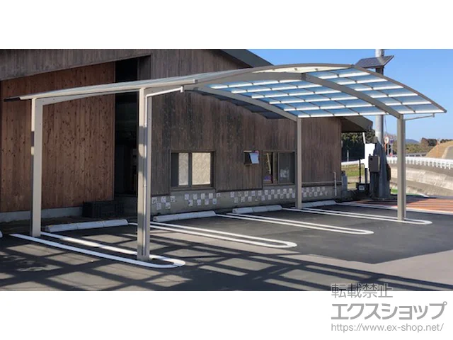 福岡県宗像市のYKKAPのカーポート アリュース トリプル 積雪〜20cm対応 施工例
