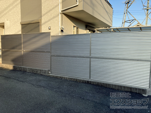 東京都あきる野市ののフェンス・柵 ミエーネフェンス 目隠しルーバータイプ 2段支柱 自立建て用 施工例