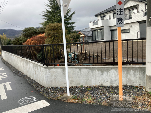 栃木県佐野市ののフェンス・柵 ミエッタフェンス 防犯たて格子タイプ 自由柱施工 施工例