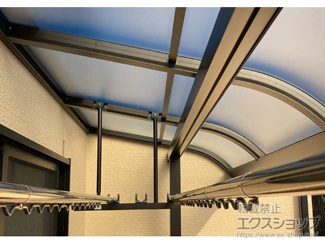 兵庫県西宮市ののバルコニー・ベランダ屋根 ソラリア R型 屋根タイプ 単体 積雪〜20cm対応 施工例