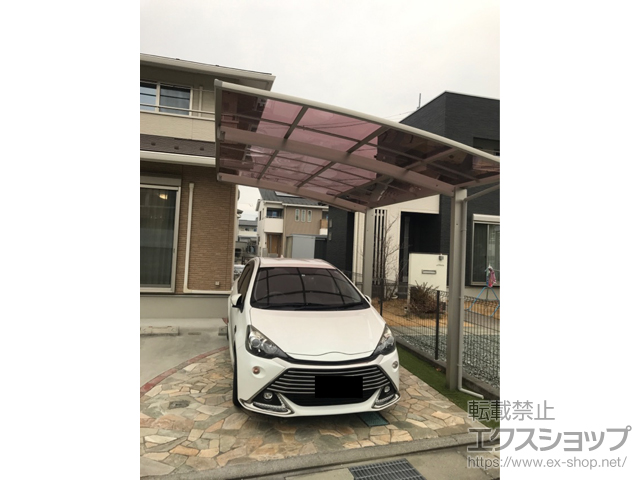 山梨県中央市ののカーポート アリュース　積雪〜20cm対応＋着脱式サポート柱 施工例