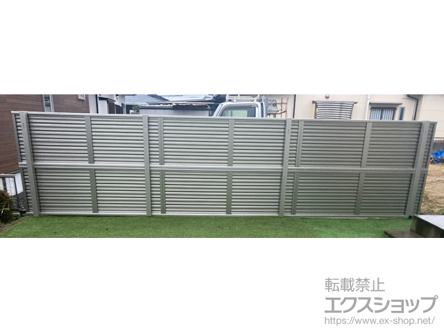 熊本県上益城郡益城町ののフェンス・柵 ミエーネフェンス　目隠しルーバータイプ　2段支柱 自立建て用 施工例