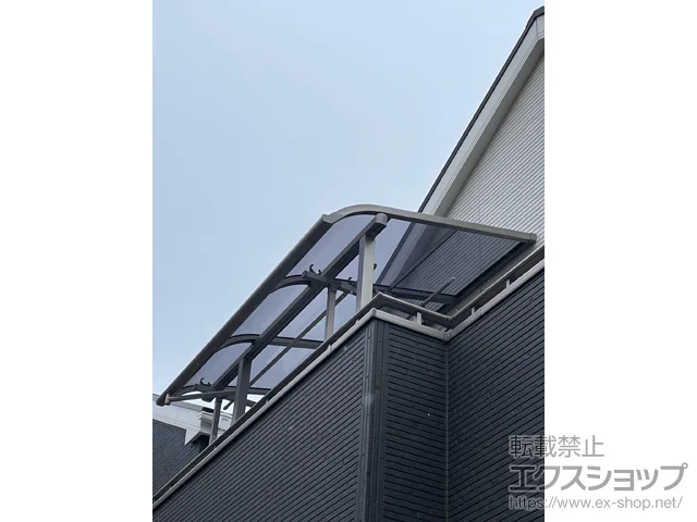 東京都板橋区のLIXIL(リクシル)のバルコニー・ベランダ屋根 スピーネ R型 屋根タイプ 単体 積雪～20cm対応 施工例