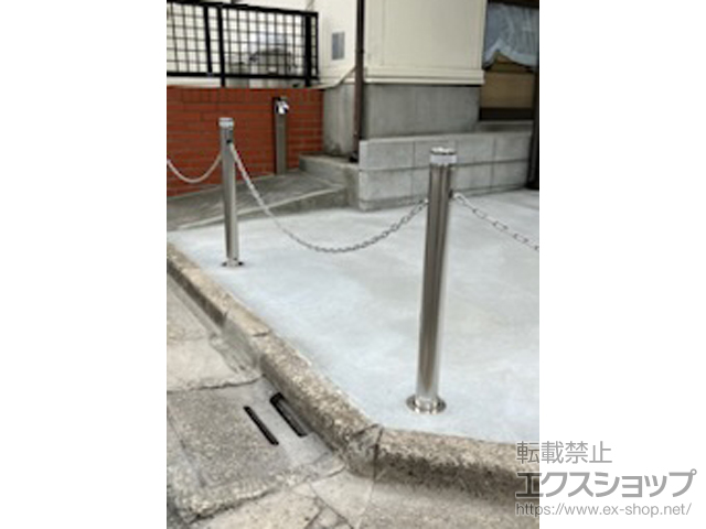 神奈川県座間市ののカーゲート スペースガード(車止め) S60型 埋込式 南京錠付き 施工例