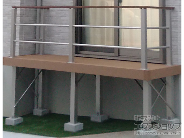 大阪府堺市ののウッドデッキ リウッドデッキ 200+ルシアスデッキフェンスB03型＜横格子2本タイプ＞ 施工例