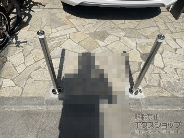 東京都練馬区ののカーゲート スペースガード(車止め) S48型 埋込式 キー付き 標準型（クサリ無し） 施工例